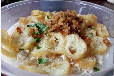 Ini bubur ayam cakwe-beb--
